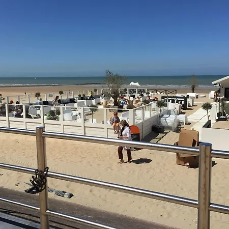 Ross, Zonnig En Gezellig En Vlakbij De Zee Lägenhet *